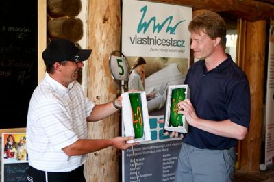 40-c�tku jim u� nikdo neodp��e